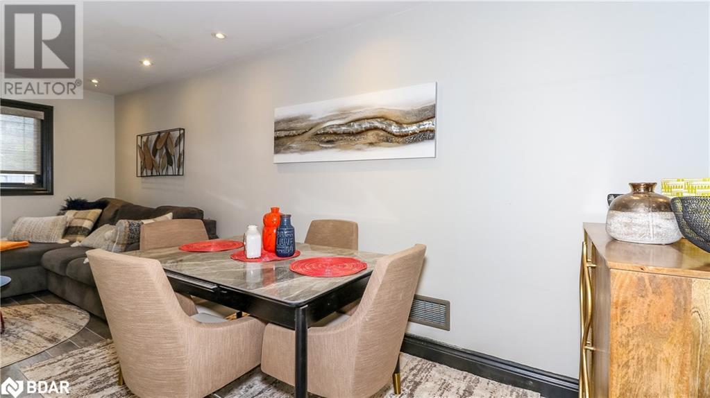 Photo 8 of 20 Manett Crescent, Brampton ON