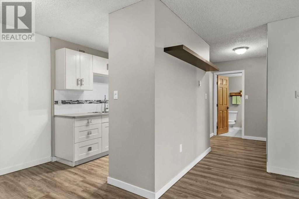 Single Family House for Sale in    Avenue SW Haysboro Calgary 