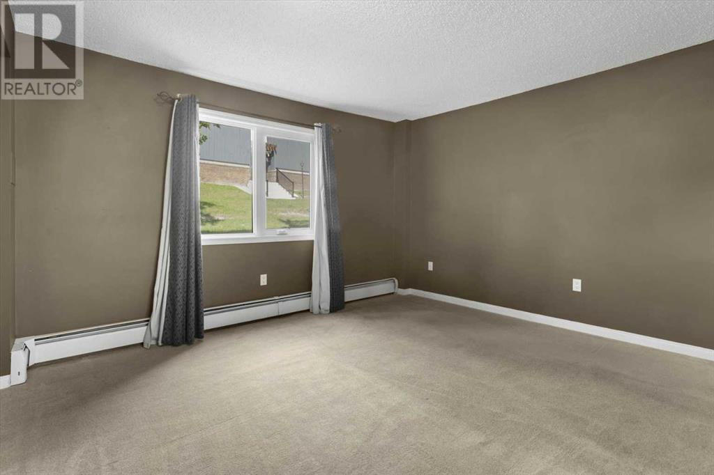 Single Family House for Sale in    Avenue SW Haysboro Calgary 