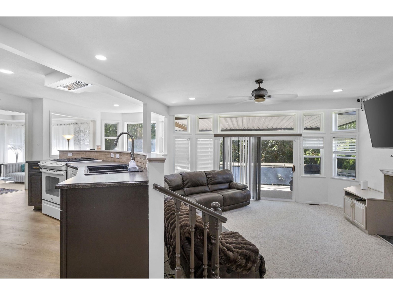 Photo 13 of 3737 Lethbridge Drive, Abbotsford BC