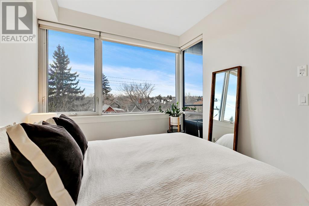 Single Family House for Sale in    Street NW Hillhurst Calgary 