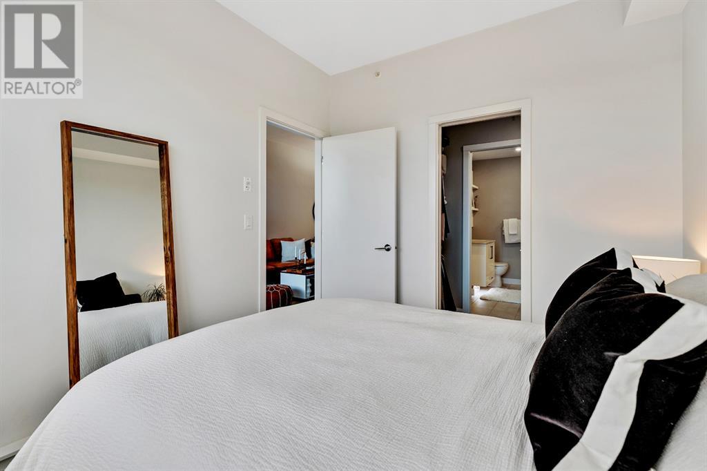 Single Family House for Sale in    Street NW Hillhurst Calgary 