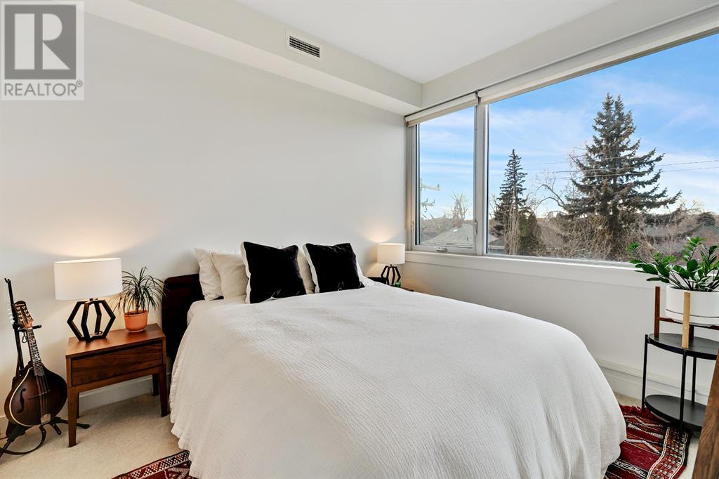 Single Family House for Sale in    Street NW Hillhurst Calgary 
