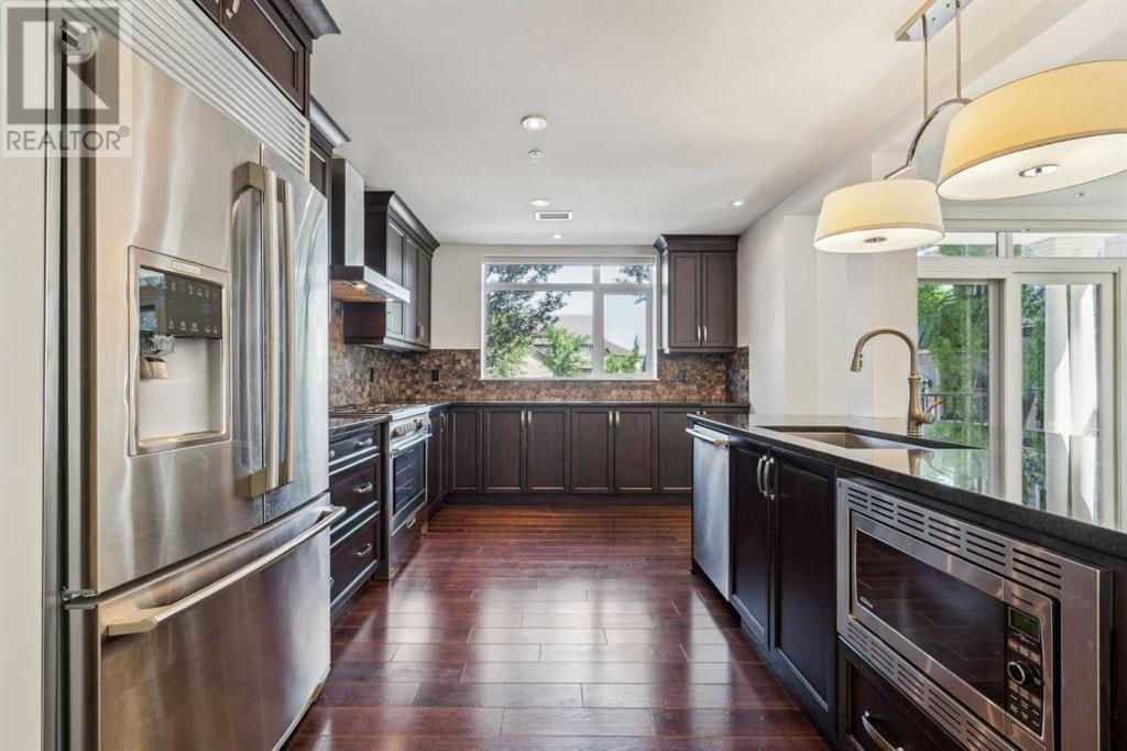 Single Family House for Sale in   Quarry Way SE Douglasdale/Glen Calgary 