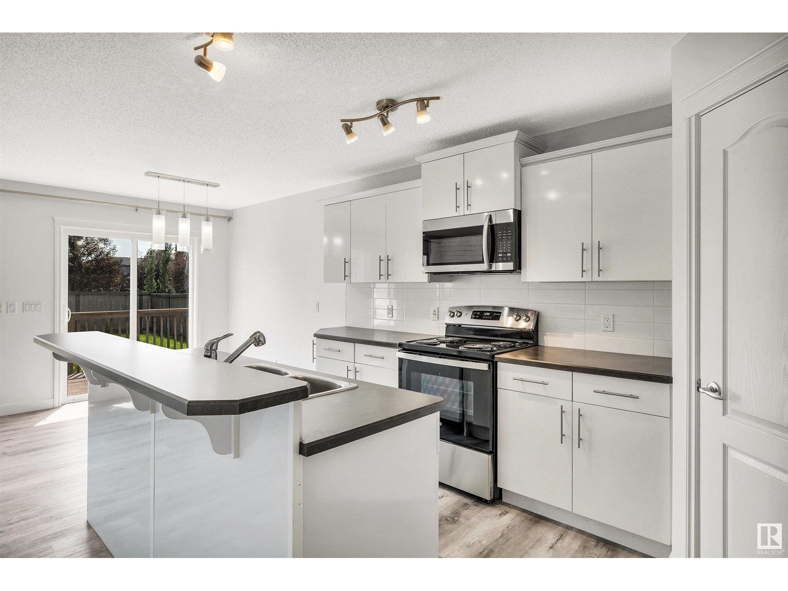 Photo 14 of 17129 7 A Av Sw, Edmonton AB