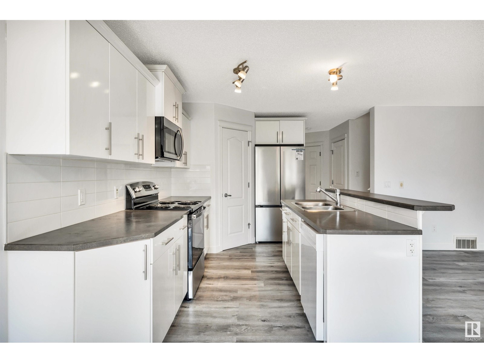 Photo 17 of 17129 7 A Av Sw, Edmonton AB