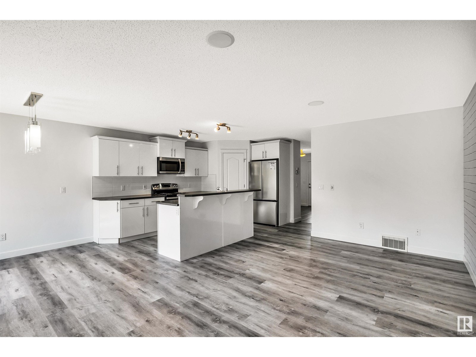 Photo 11 of 17129 7 A Av Sw, Edmonton AB