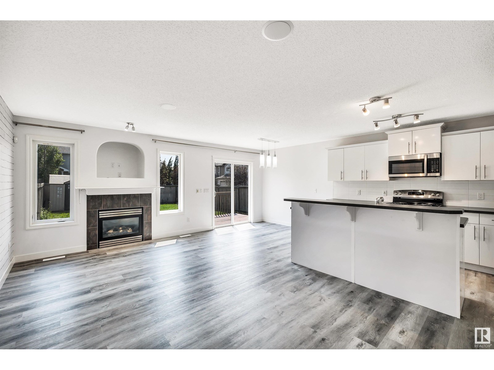 Photo 10 of 17129 7 A Av Sw, Edmonton AB
