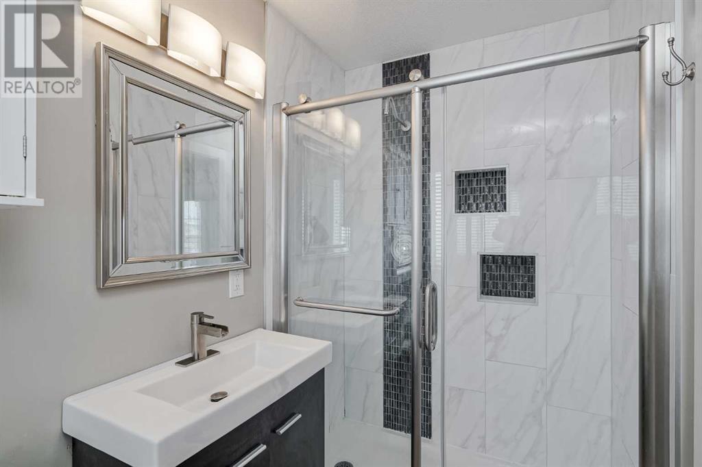 Single Family House for Sale in  Chaparral Ridge Circle SE Chaparral Calgary 