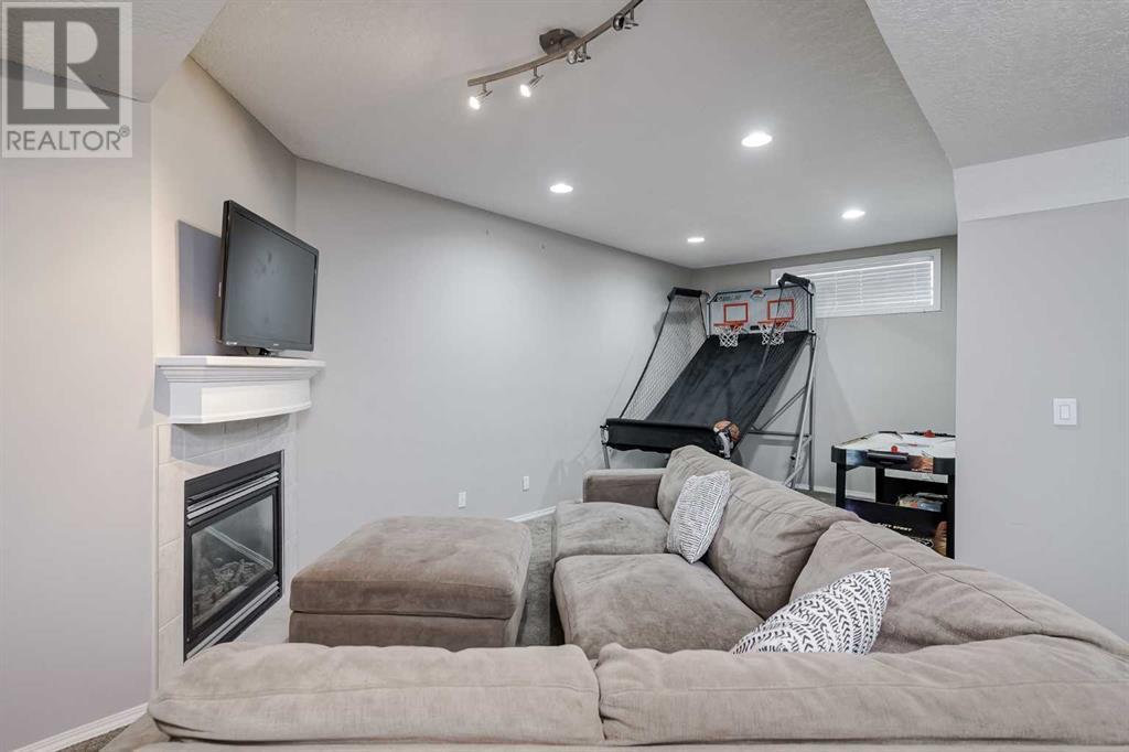 Single Family House for Sale in  Chaparral Ridge Circle SE Chaparral Calgary 