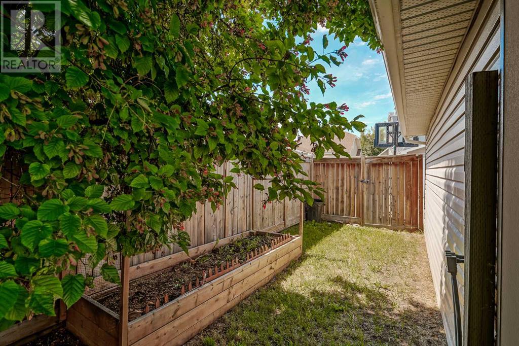 Single Family House for Sale in  Chaparral Ridge Circle SE Chaparral Calgary 