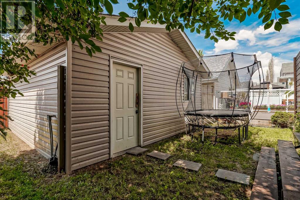 Single Family House for Sale in  Chaparral Ridge Circle SE Chaparral Calgary 