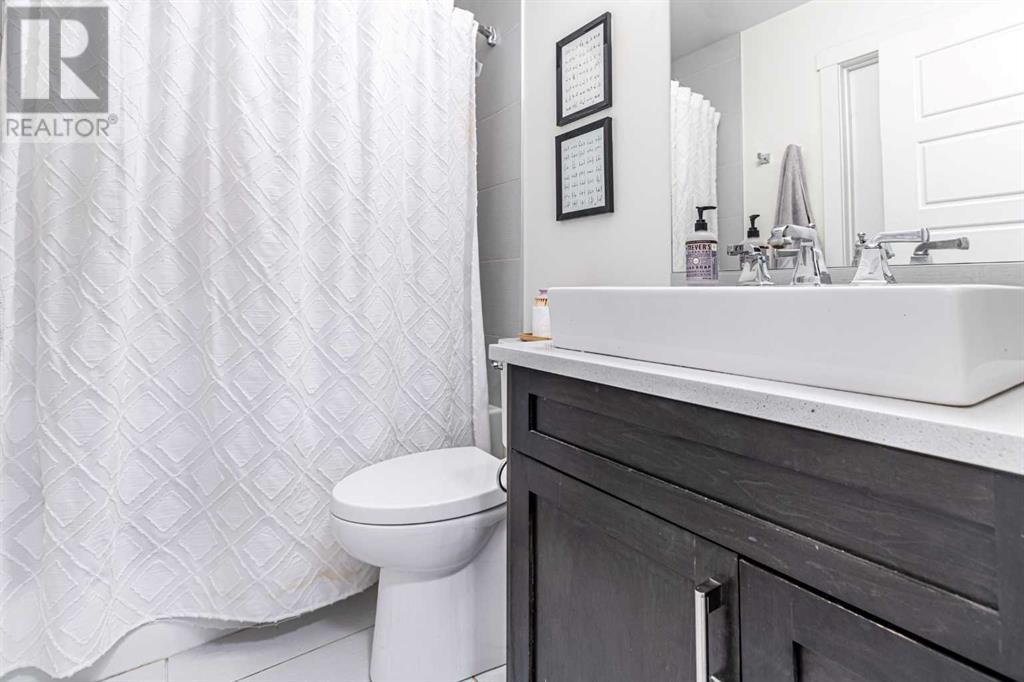 Single Family House for Sale in    Avenue NW Parkdale Calgary 