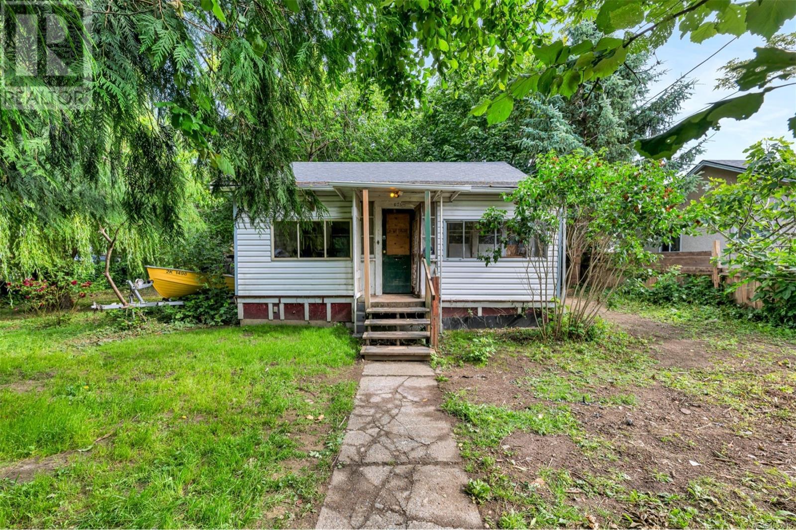Photo 3 of 675 Powell St, Duncan BC