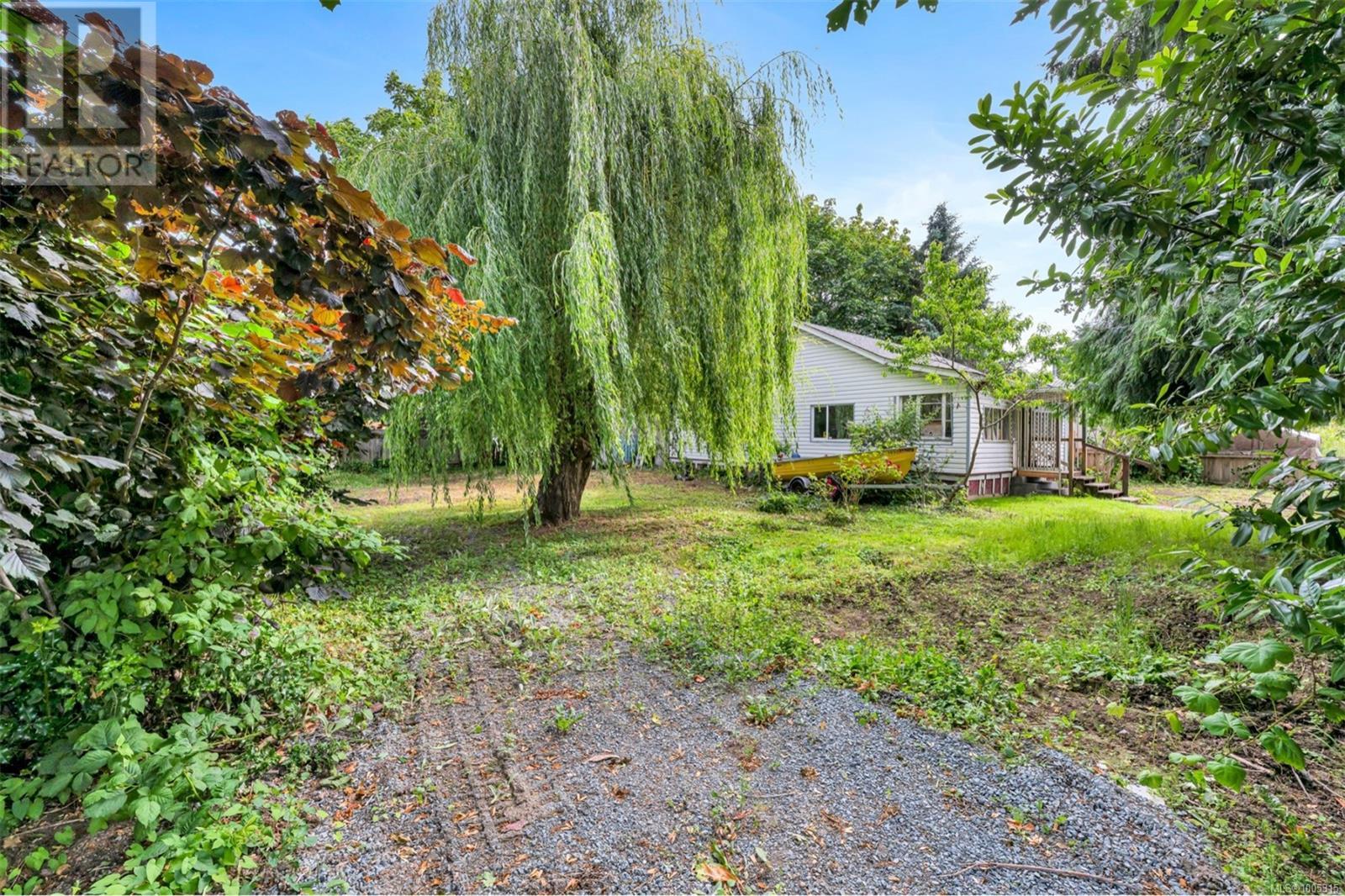Photo 12 of 675 Powell St, Duncan BC
