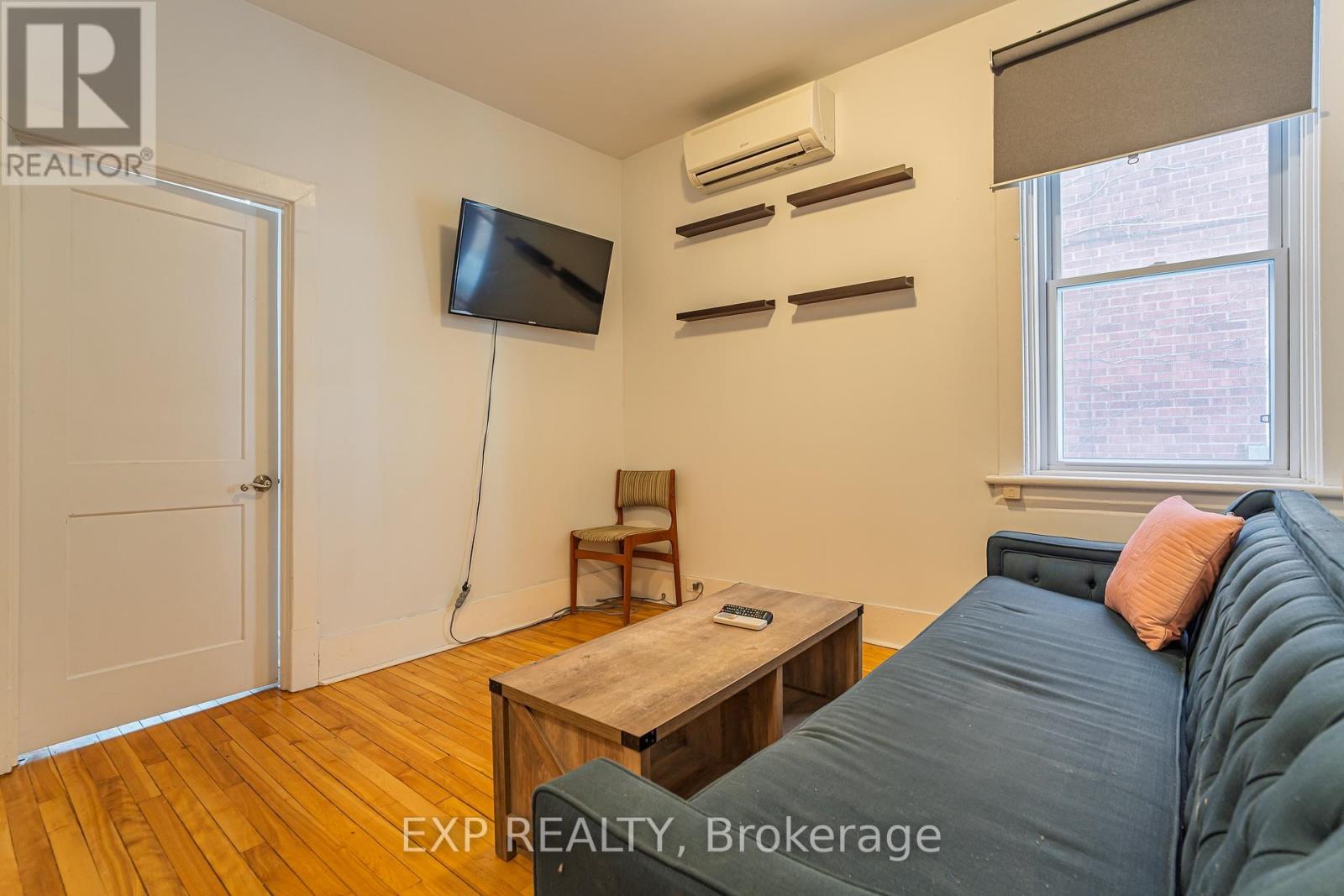 Photo 7 of 1 52 St Andrew Street, Ottawa ON