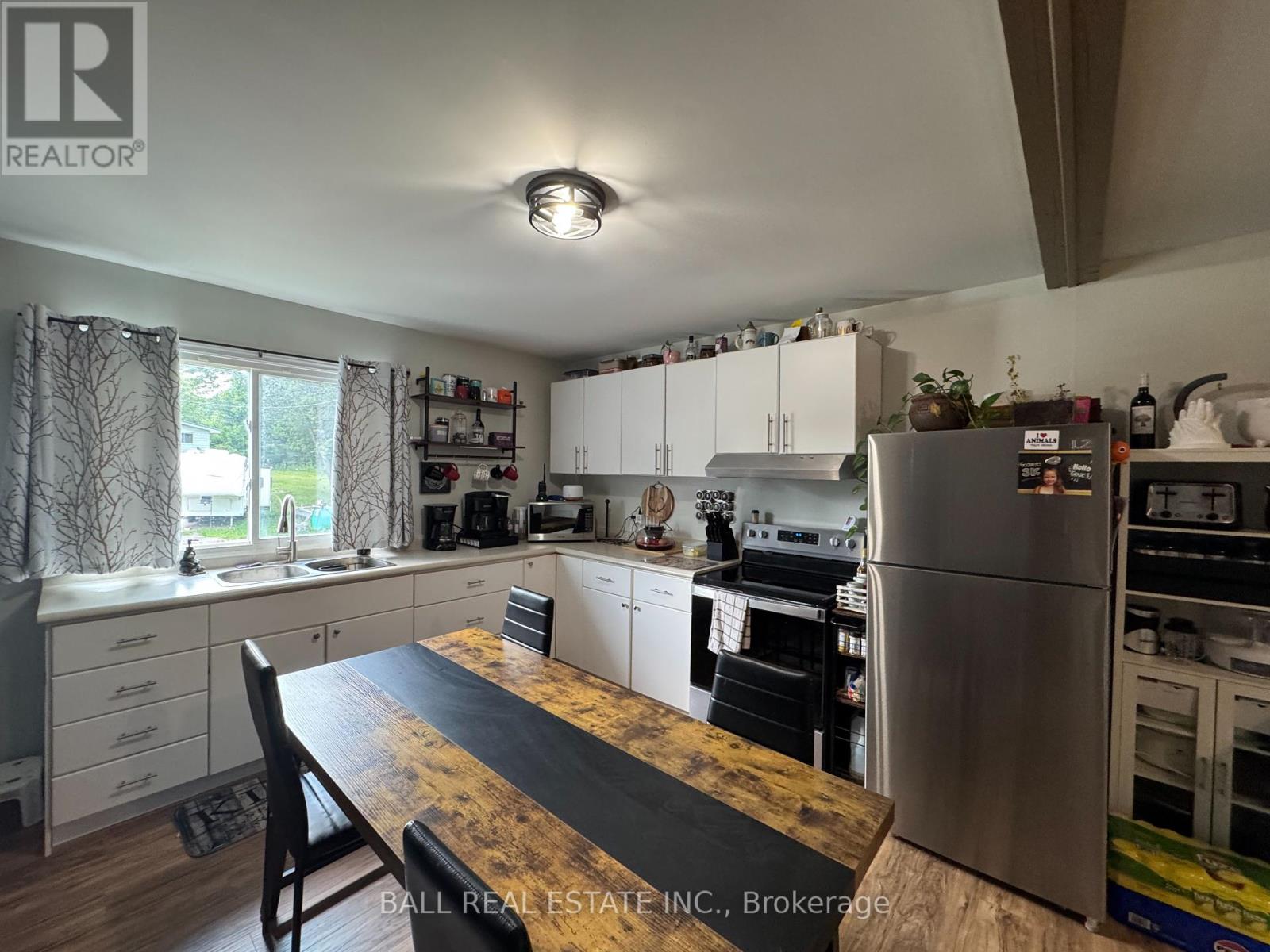 Single Family House Bungalow for Sale in  COUNTY ROAD  Highlands East (Glamorgan) 