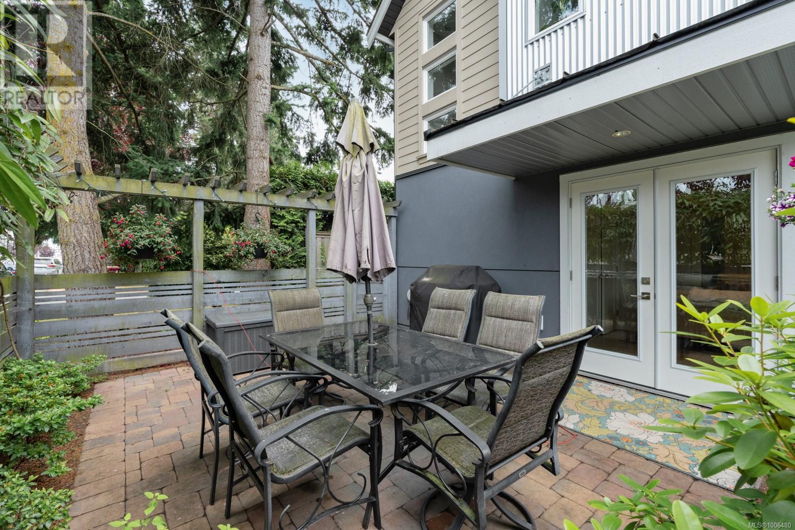 7 9889 Seventh St, Sidney