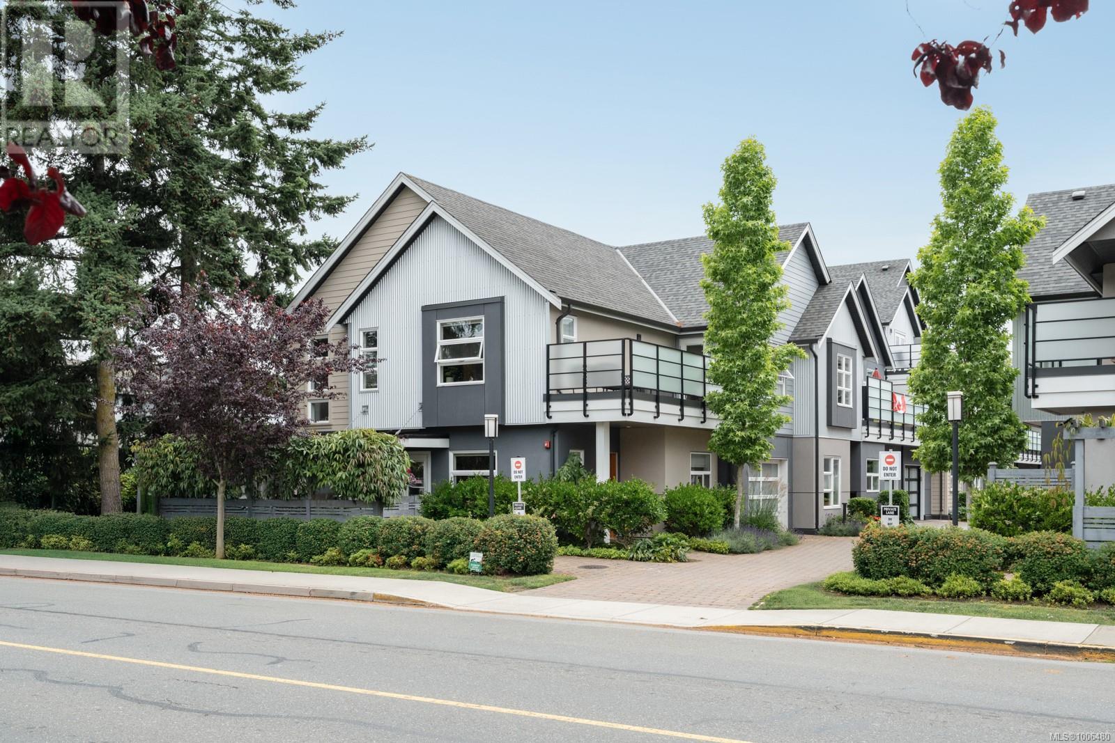 7 9889 Seventh St, Sidney