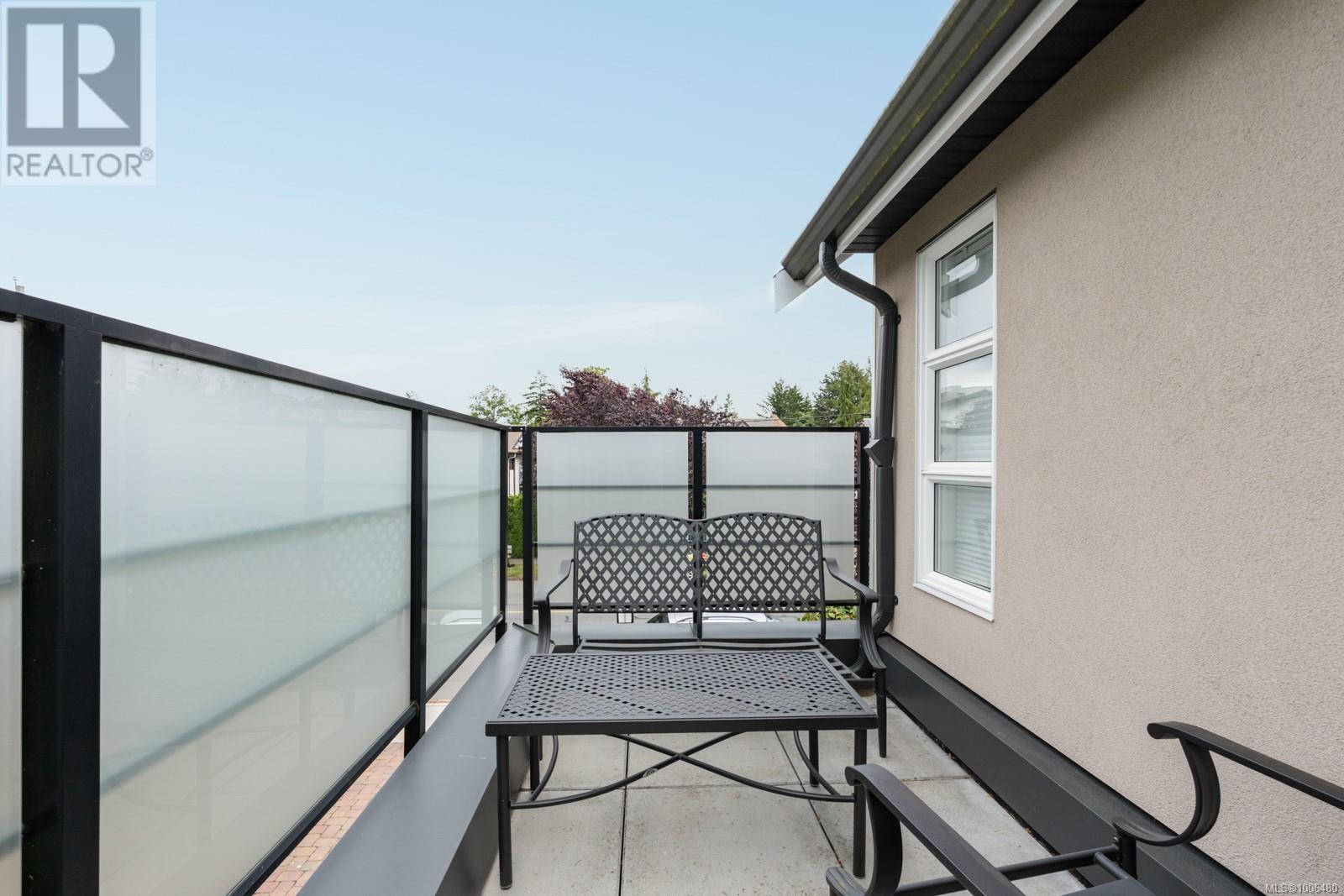 7 9889 Seventh St, Sidney