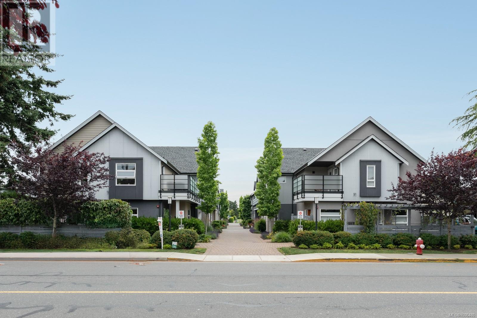 7 9889 Seventh St, Sidney
