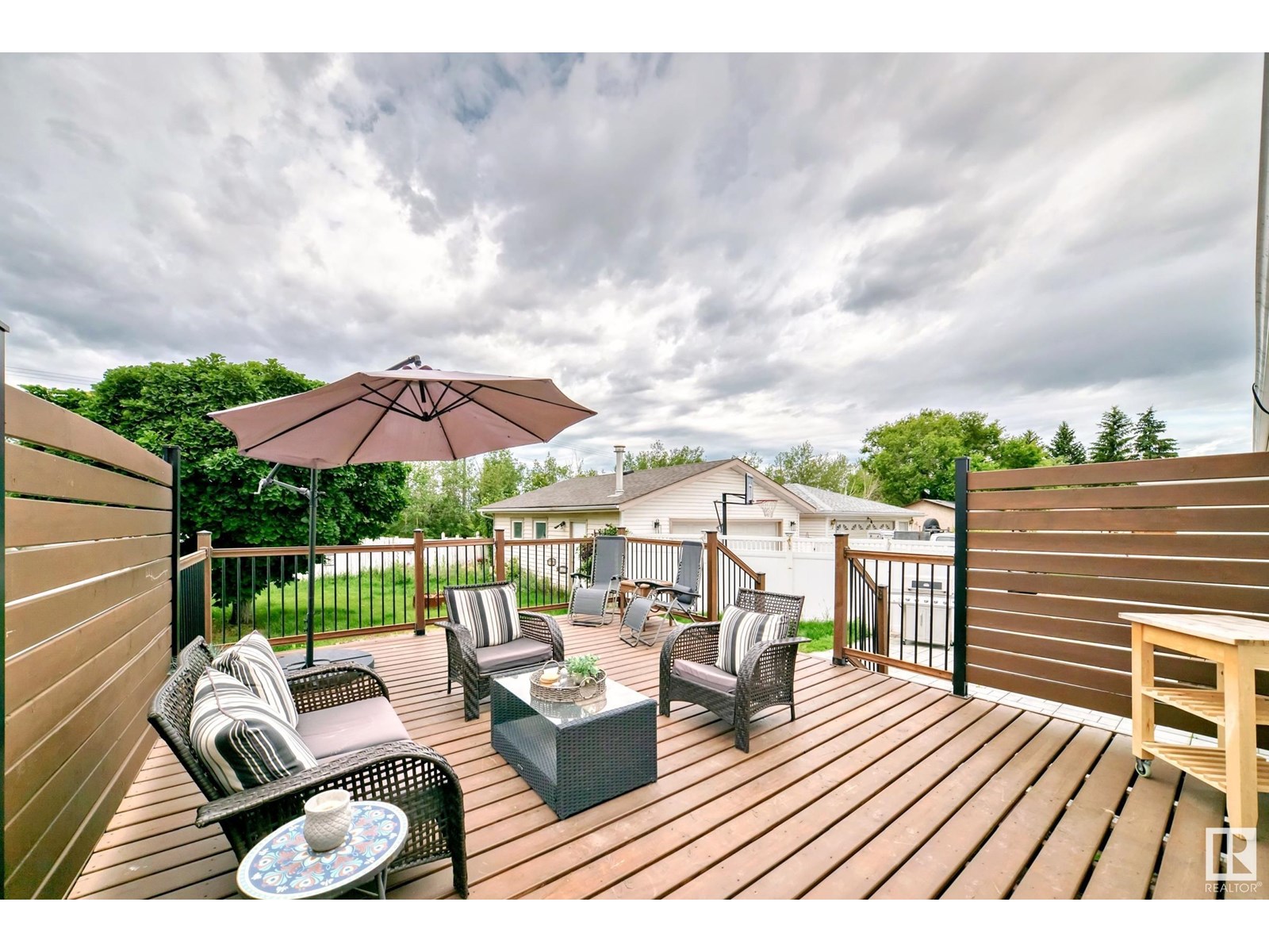 Photo 10 of 352 Huffman Cr Nw, Edmonton AB