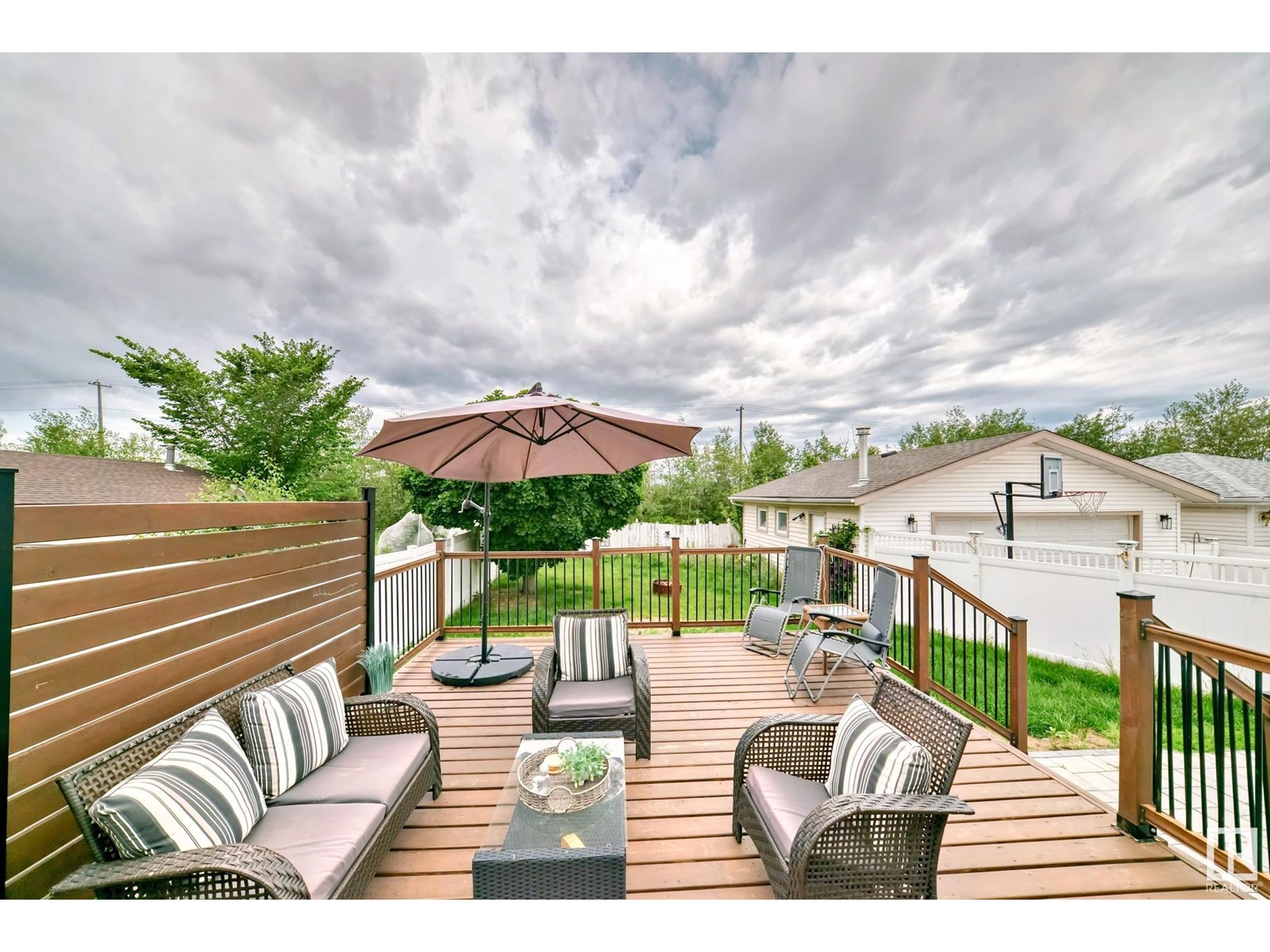 Photo 33 of 352 Huffman Cr Nw, Edmonton AB