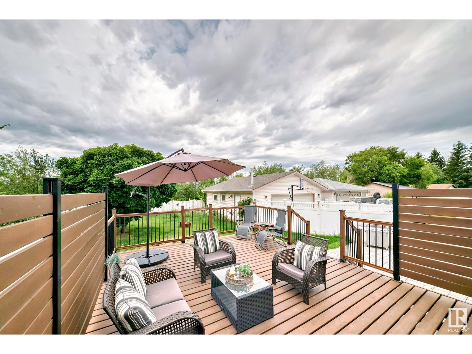 Photo 34 of 352 Huffman Cr Nw, Edmonton AB