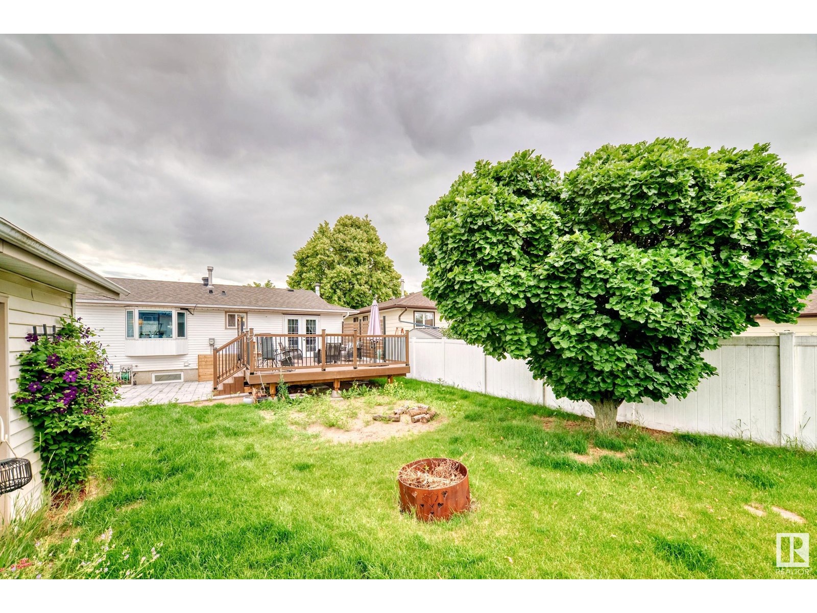 Photo 37 of 352 Huffman Cr Nw, Edmonton AB