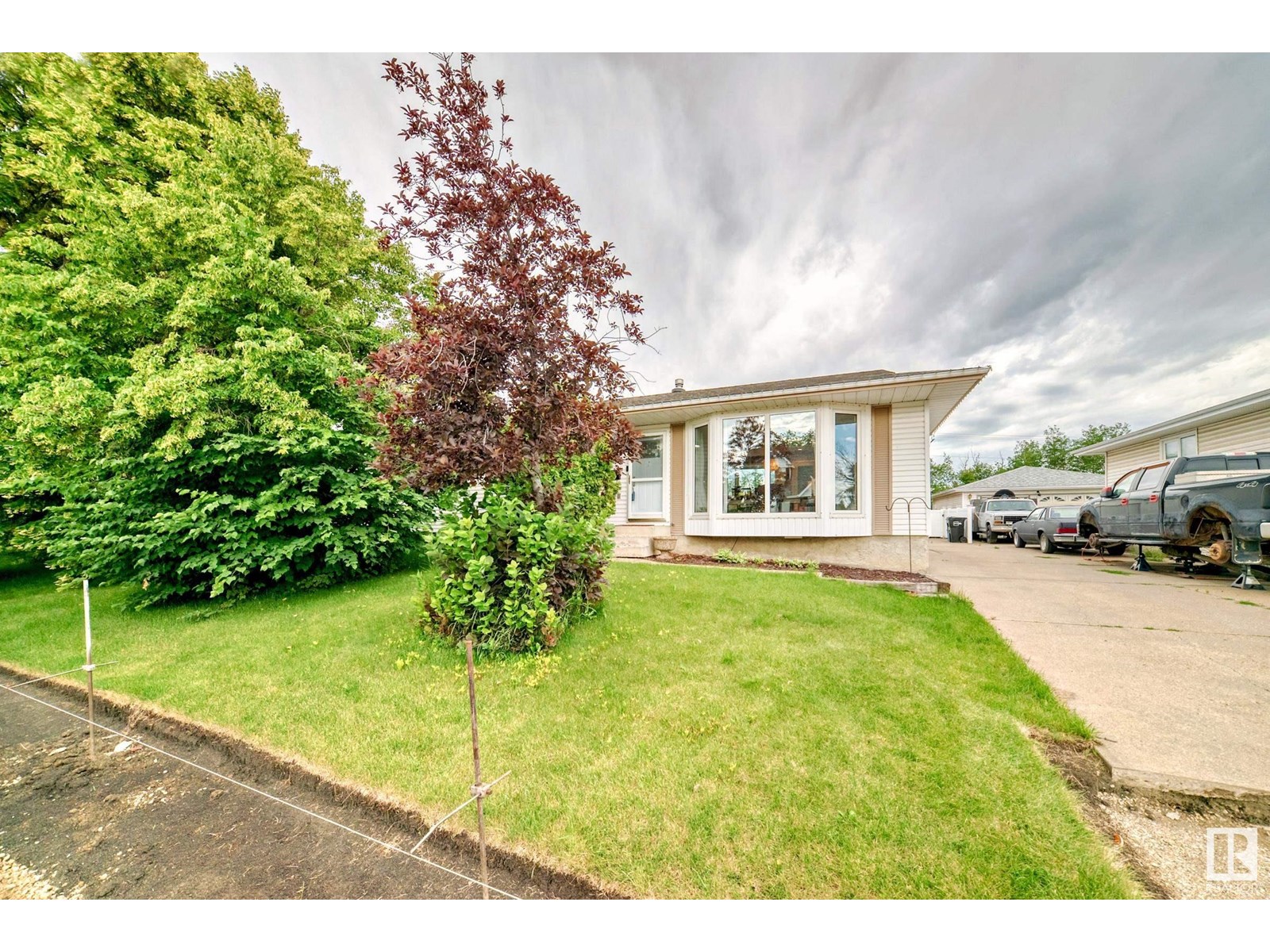 Photo 38 of 352 Huffman Cr Nw, Edmonton AB