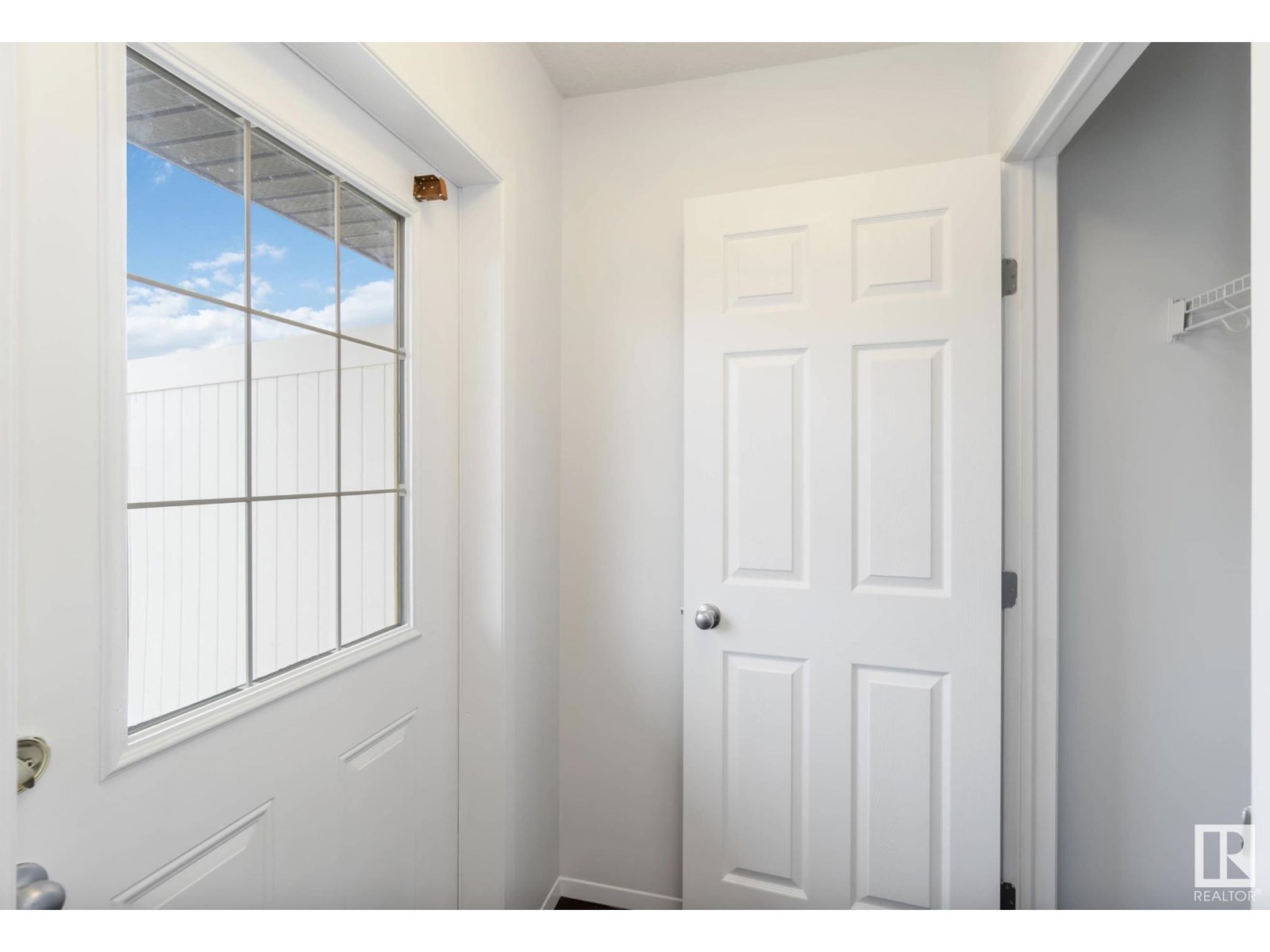 #34 3751 12 STREET NW - Image 13