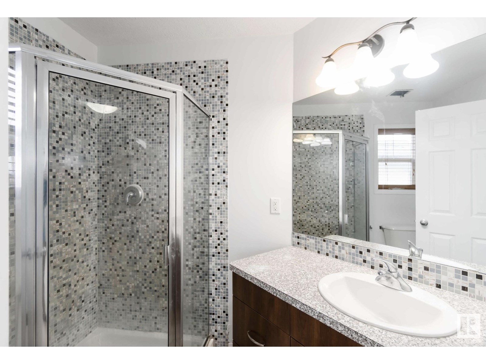 #34 3751 12 STREET NW - Image 30