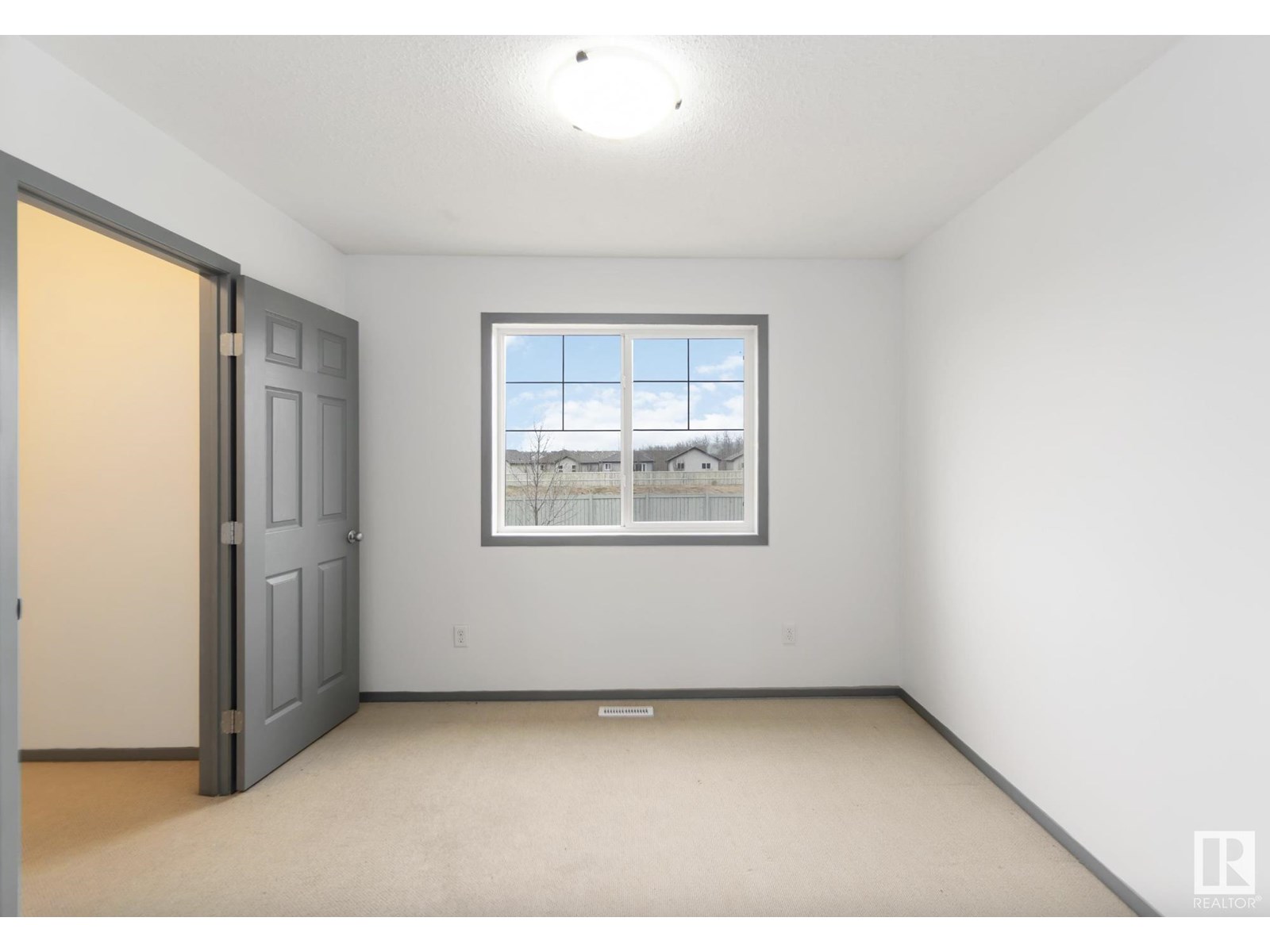 #34 3751 12 STREET NW - Image 35