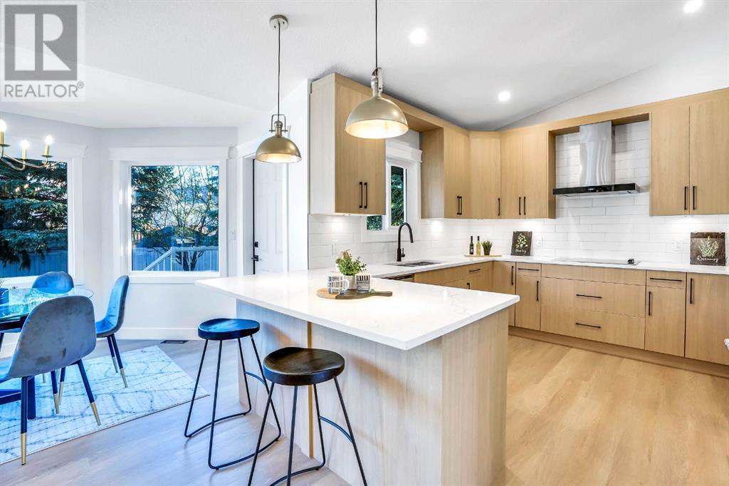 Single Family House for Sale in  Edgepark Way NW Edgemont Calgary 