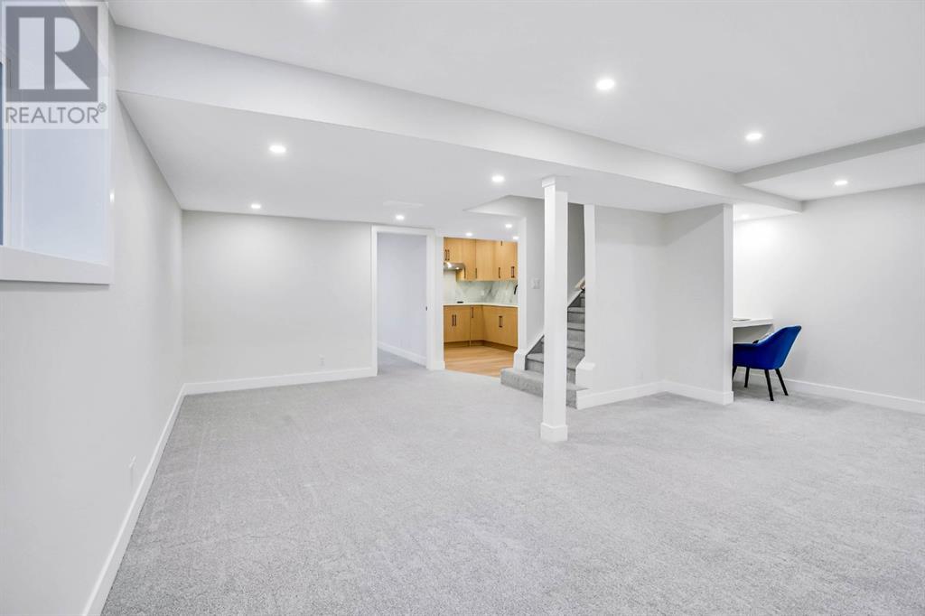 Single Family House for Sale in  Edgepark Way NW Edgemont Calgary 