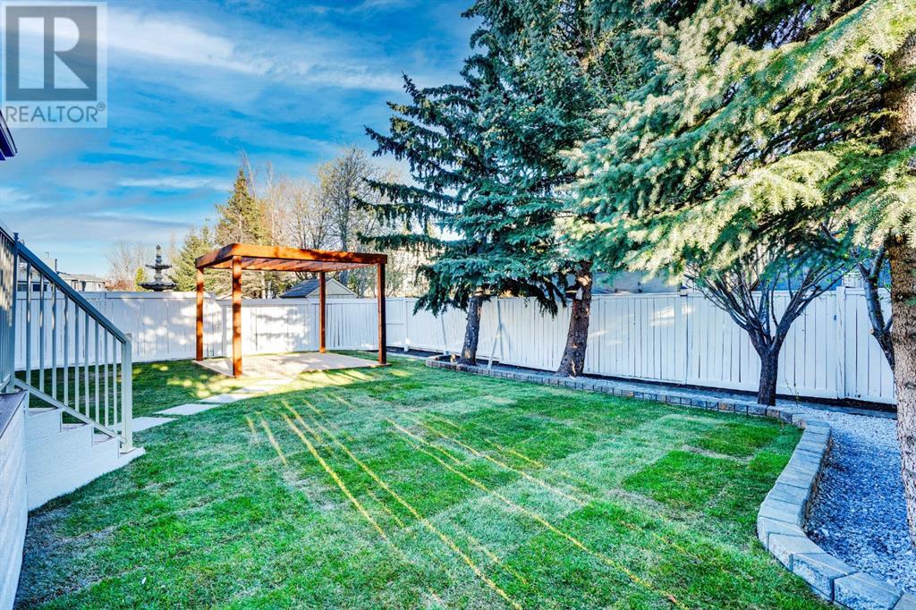 Single Family House for Sale in  Edgepark Way NW Edgemont Calgary 