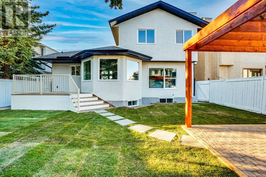 Single Family House for Sale in  Edgepark Way NW Edgemont Calgary 