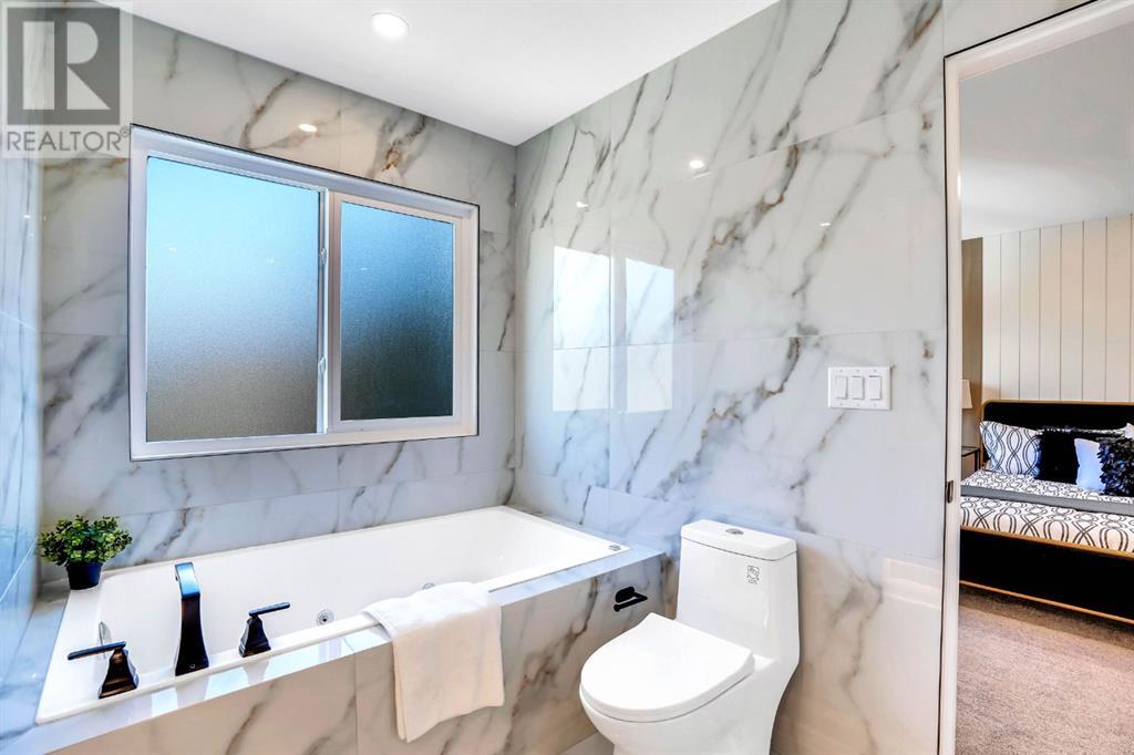 Single Family House for Sale in  Edgepark Way NW Edgemont Calgary 