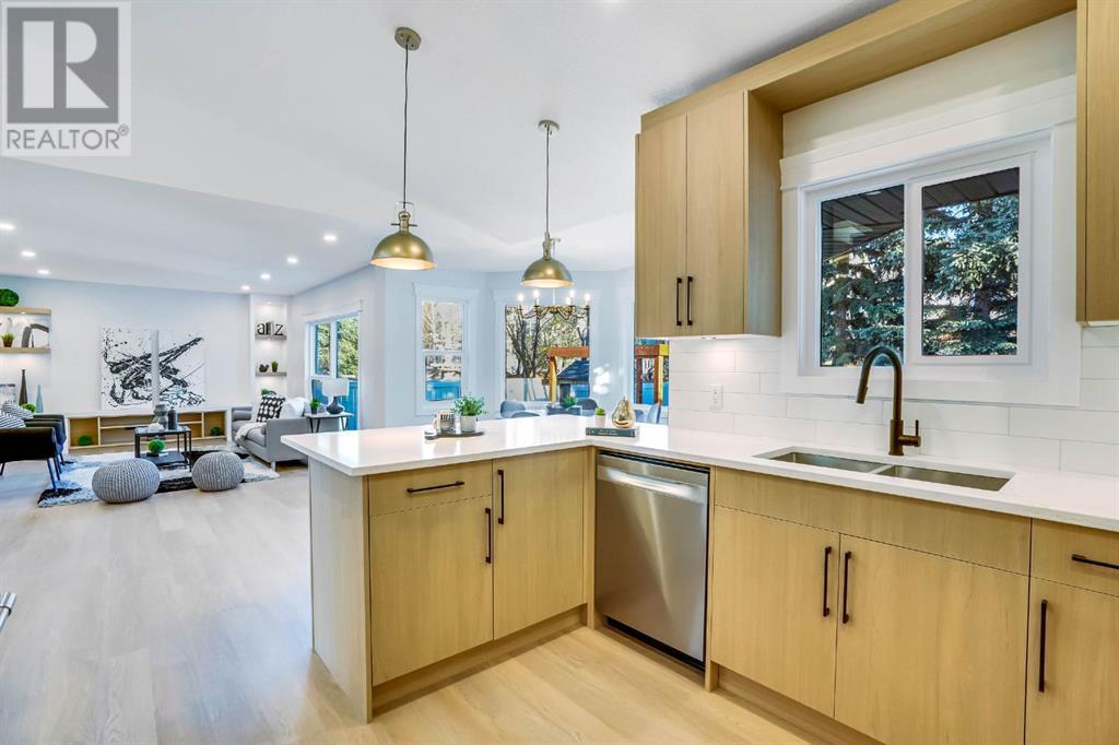 Single Family House for Sale in  Edgepark Way NW Edgemont Calgary 