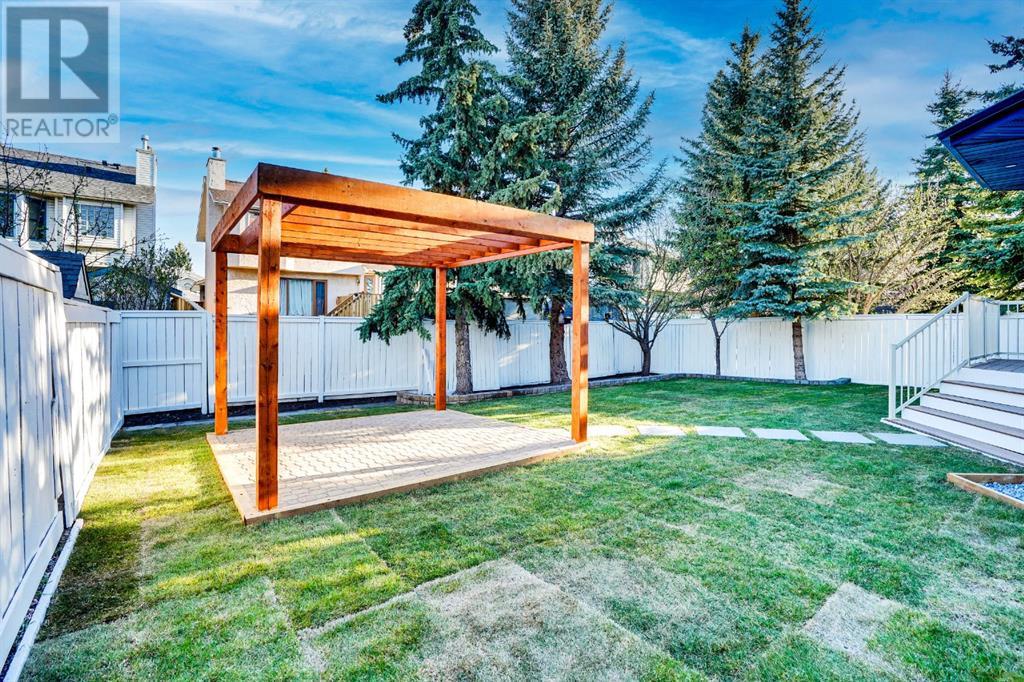 Single Family House for Sale in  Edgepark Way NW Edgemont Calgary 