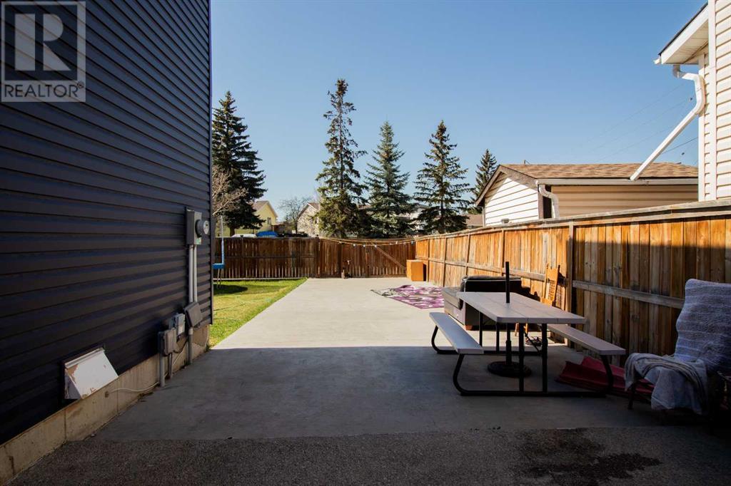 Single Family House for Sale in  Castlebrook Road NE Castleridge Calgary 