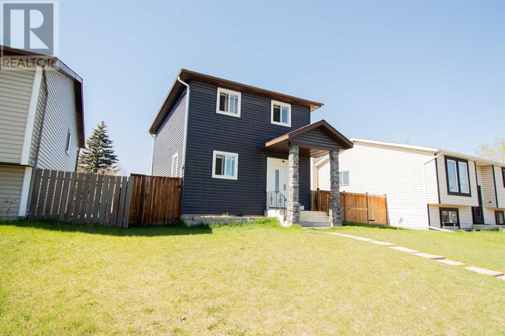 Single Family House for Sale in  Castlebrook Road NE Castleridge Calgary 
