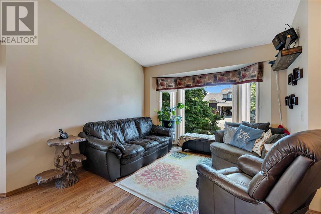 Single Family House for Sale in  Scenic Hill Close NW Scenic Acres Calgary 