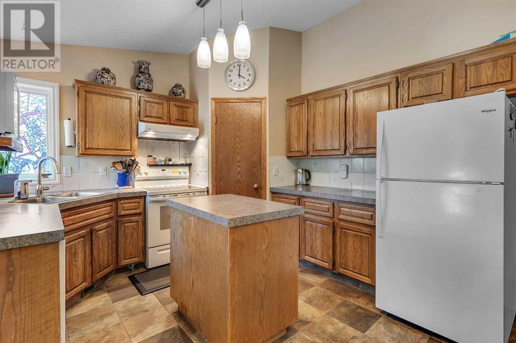Single Family House for Sale in  Scenic Hill Close NW Scenic Acres Calgary 