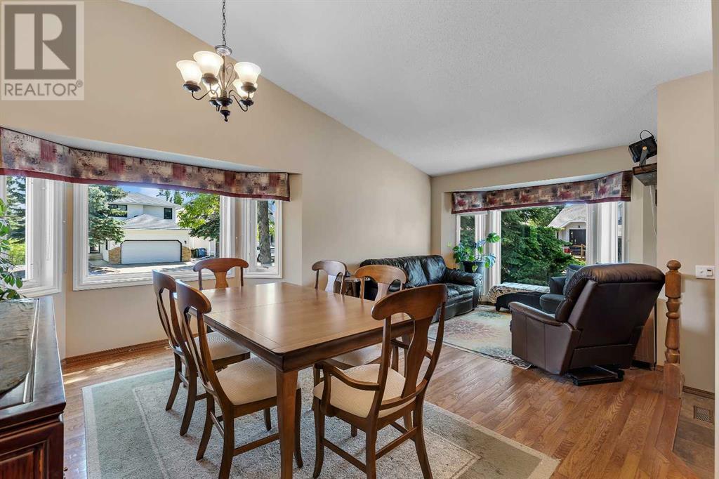 Single Family House for Sale in  Scenic Hill Close NW Scenic Acres Calgary 