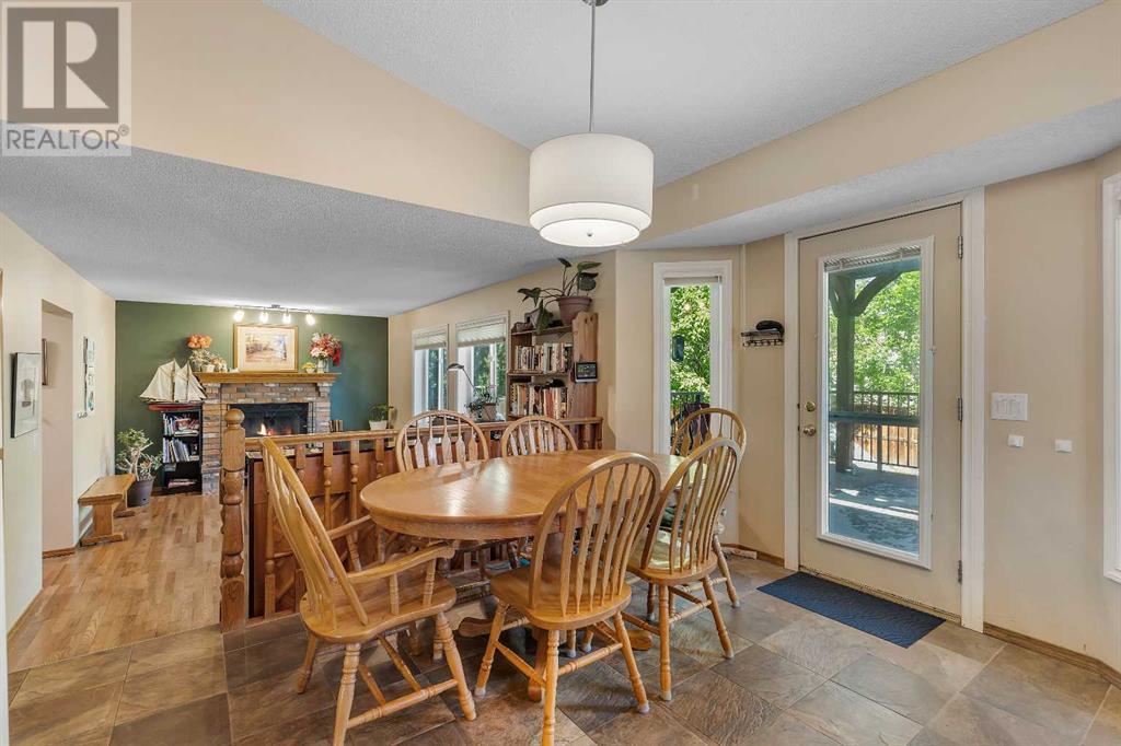 Single Family House for Sale in  Scenic Hill Close NW Scenic Acres Calgary 