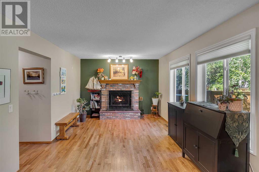 Single Family House for Sale in  Scenic Hill Close NW Scenic Acres Calgary 