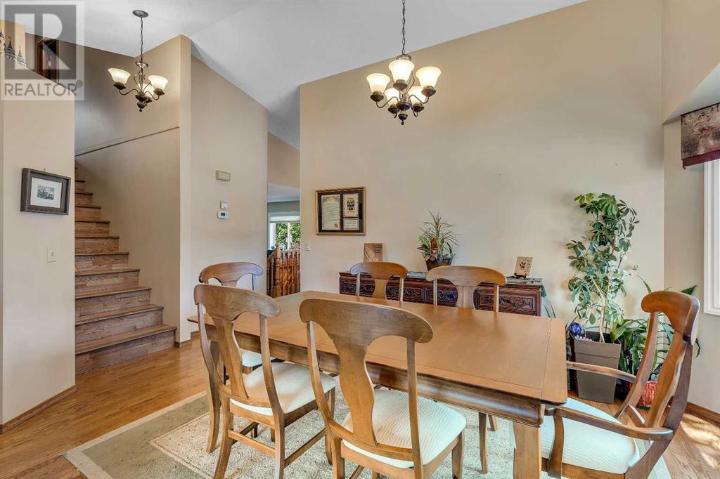 Single Family House for Sale in  Scenic Hill Close NW Scenic Acres Calgary 