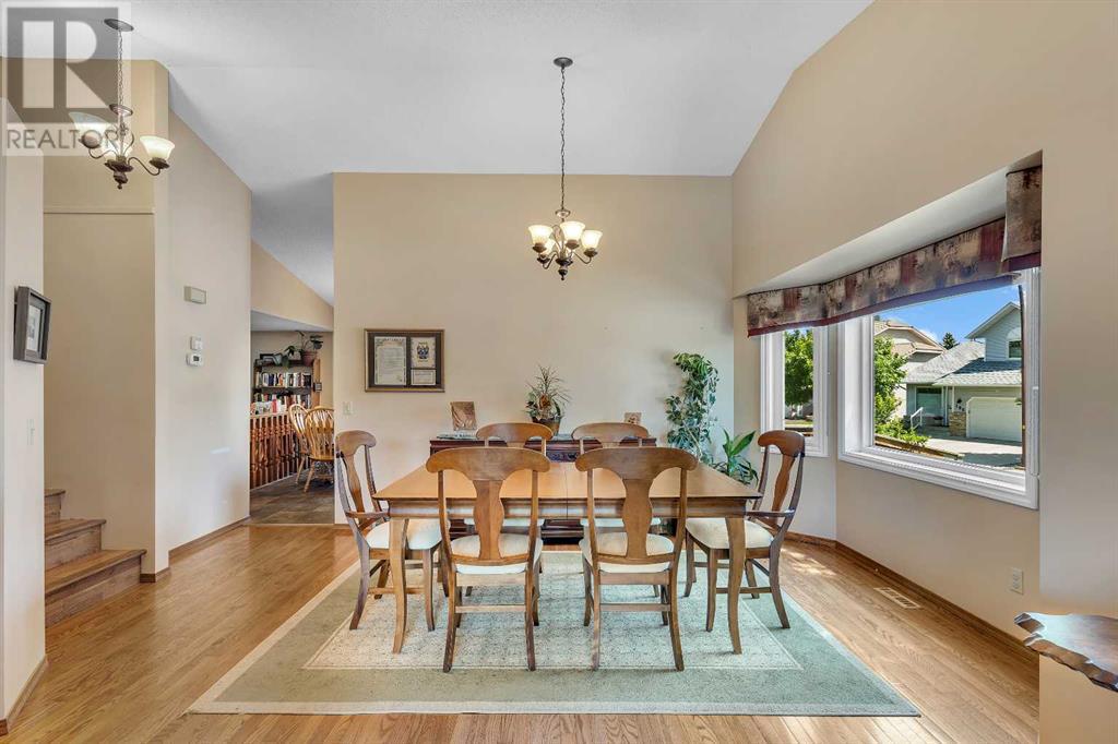 Single Family House for Sale in  Scenic Hill Close NW Scenic Acres Calgary 