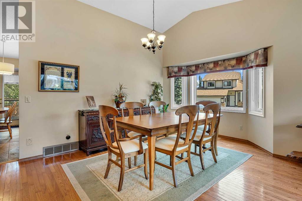 Single Family House for Sale in  Scenic Hill Close NW Scenic Acres Calgary 